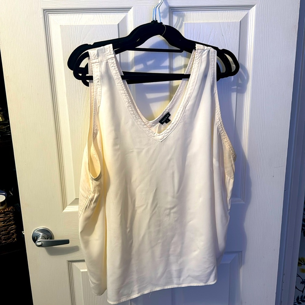 Torrid Size 4 Cream/Off White Top